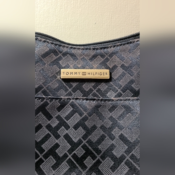 Tommy Hilfiger Purse - Picture 3 of 5